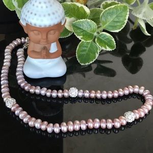 💕Gorgeous Pink💗 Button Pearl Necklace